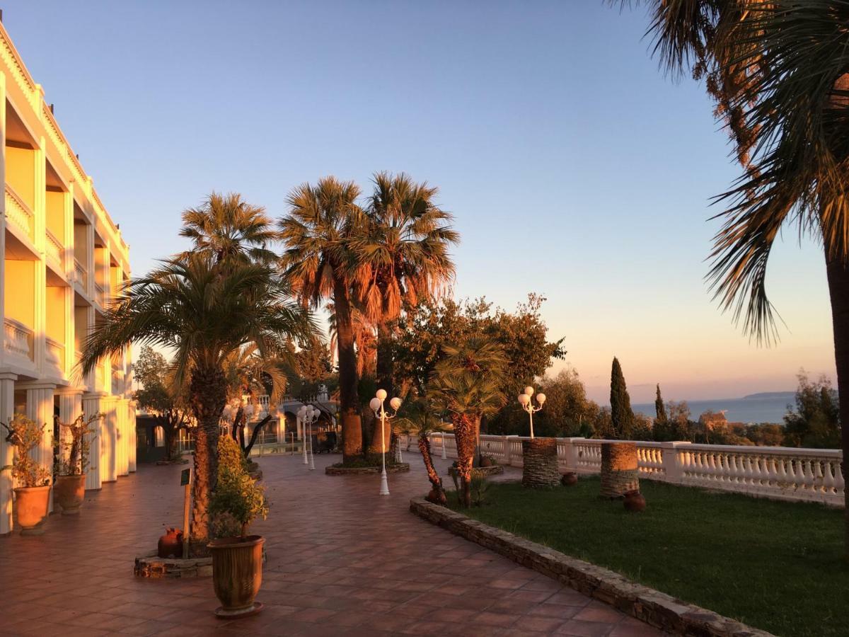 Superbe Duplex 35M2 Vue Mer Avec Piscine Bormes-les-Mimosas Bagian luar foto